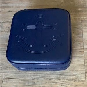 Travel jewelry case